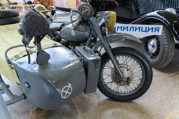 ロシア モスクワ 2020年3月8日 ヴィンテージカーの展示 古い軍用オートバイ — ストック写真