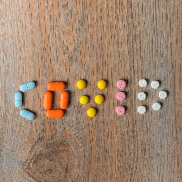 Comprimidos Farmacêuticos Variados Palavra Covid Vírus Covid 2019 Palavra Conceito — Fotografia de Stock