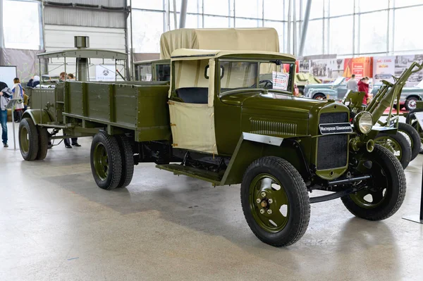 Rusia Moscú Marzo 2020 Exposición Coches Antiguos Antiguo Camión Militar —  Fotos de Stock