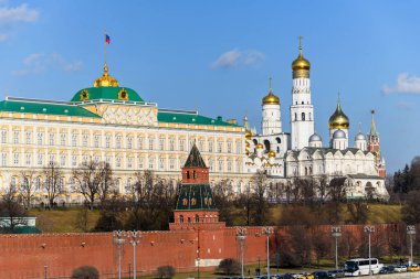 Moskova Kremlin 'in kışın. Ünlü Moskova Kremlin 'in panoramik manzarası. Kremlin, Moskova ve Rusya 'nın başlıca turistik ilgi odağı..