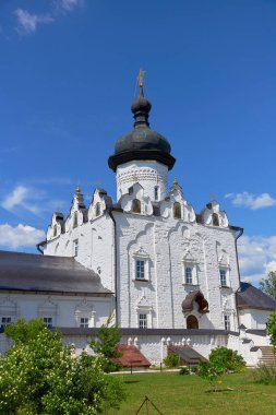 Kazan 'daki Sviyazhsk adasındaki bir manastırda Ortodoks Kilisesi. Manastır UNESCO tarafından korunuyor.