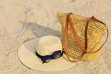 Bulanık fotoğraf - deniz kavramı. Kumsalda dinlenmek. 