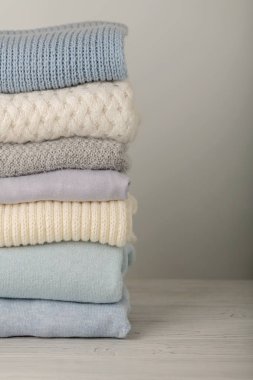 Örme giyim (kazak, eşarplar, pullovers) mavi, WHI yığını