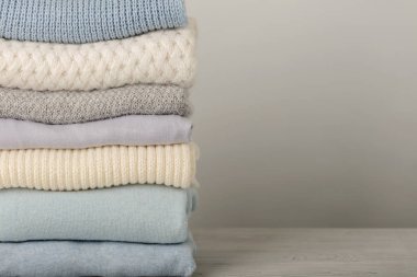 Örme giyim (kazak, eşarplar, pullovers) mavi, WHI yığını