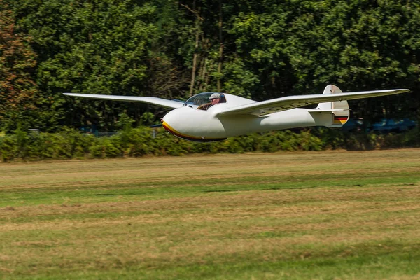 Glider in arrivo a terra — Foto Stock