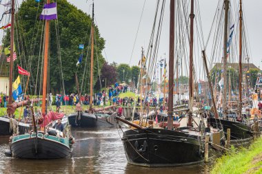 Yelkenli gemi bir gelgit Gate limanında