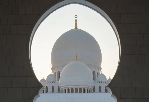 Vista Perto Grande Mesquita Sheikh Zayed Abu Dhabi Emirados Árabes — Fotografia de Stock