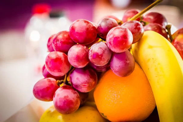 Meyve sunucu olmaya hazır