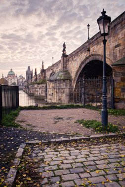 Prag 'daki Charles Köprüsü
