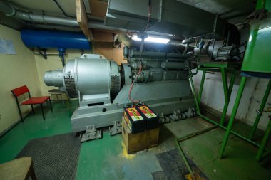 Soğuk Savaş 'ın bir kalıntısı olarak, Na Bulovce Hastanesi' nde 1950 'lerin başında nükleer savaş durumunda hasta ve tıbbi personel barınağı olarak inşa edilmiş bir sığınak var. Bina planları gizliydi, parçalanmaları gerekiyordu. Ortak.