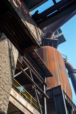 Lower Vitkovice, Çek Cumhuriyeti 'nin Ostrava eyaletinin Vitkovice ilçesinde yer alan bir sanayi mirasıdır. Endüstriyel mimarinin eşsiz bir koleksiyonuna sahip geniş bir sanayi bölgesi olan Vitkovice demirhanesini içerir. Bir set t