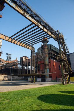 Lower Vitkovice, Çek Cumhuriyeti 'nin Ostrava eyaletinin Vitkovice ilçesinde yer alan bir sanayi mirasıdır. Endüstriyel mimarinin eşsiz bir koleksiyonuna sahip geniş bir sanayi bölgesi olan Vitkovice demirhanesini içerir. Bir set t