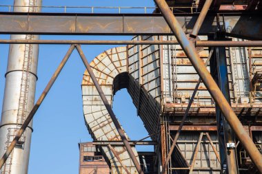 Lower Vitkovice, Çek Cumhuriyeti 'nin Ostrava eyaletinin Vitkovice ilçesinde yer alan bir sanayi mirasıdır. Endüstriyel mimarinin eşsiz bir koleksiyonuna sahip geniş bir sanayi bölgesi olan Vitkovice demirhanesini içerir. Bir set t