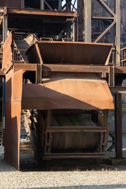 Lower Vitkovice, Çek Cumhuriyeti 'nin Ostrava eyaletinin Vitkovice ilçesinde yer alan bir sanayi mirasıdır. Endüstriyel mimarinin eşsiz bir koleksiyonuna sahip geniş bir sanayi bölgesi olan Vitkovice demirhanesini içerir. Bir set t