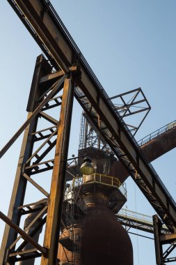 Lower Vitkovice, Çek Cumhuriyeti 'nin Ostrava eyaletinin Vitkovice ilçesinde yer alan bir sanayi mirasıdır. Endüstriyel mimarinin eşsiz bir koleksiyonuna sahip geniş bir sanayi bölgesi olan Vitkovice demirhanesini içerir. Bir set t