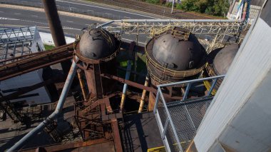 Lower Vitkovice, Çek Cumhuriyeti 'nin Ostrava eyaletinin Vitkovice ilçesinde yer alan bir sanayi mirasıdır. Endüstriyel mimarinin eşsiz bir koleksiyonuna sahip geniş bir sanayi bölgesi olan Vitkovice demirhanesini içerir. Bir set t