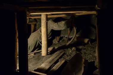 Lower Vitkovice, Çek Cumhuriyeti 'nin Ostrava eyaletinin Vitkovice ilçesinde yer alan bir sanayi mirasıdır. Endüstriyel mimarinin eşsiz bir koleksiyonuna sahip geniş bir sanayi bölgesi olan Vitkovice demirhanesini içerir. Bir set t