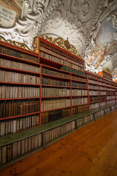 Biblioteka Klasztoru Premonstrateskiego Strahovie Jest Jedną Najcenniejszych Najlepiej Zachowanych Bibliotek — Zdjęcie stockowe