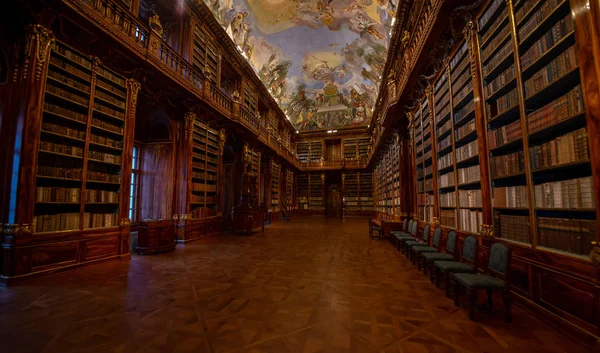 Biblioteka Klasztoru Premonstrateskiego Strahovie Jest Jedną Najcenniejszych Najlepiej Zachowanych Bibliotek — Zdjęcie stockowe