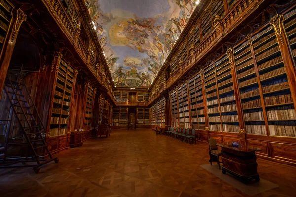 Biblioteca Del Monasterio Premonstratense Strahov Una Las Bibliotecas Históricas Más —  Fotos de Stock