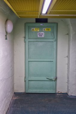 Herhangi bir doğal afet, terörist saldırı veya savaş çatışması için Thomayer Hastanesi kompleksinde 1990 'lara kadar 