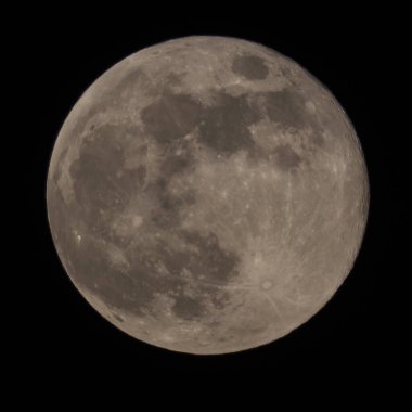 Prag 'da süper dolunay