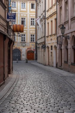 Prag Çek Cumhuriyeti, Avrupa Birliği ve Bohemya tarihsel başkenti 14 en büyük şehirde başkenti ve en büyük şehridir. Vltava Nehri üzerinde ülkenin batıda yer alan, şehrin yaklaşık 1,3 milyon ev peo idealdir