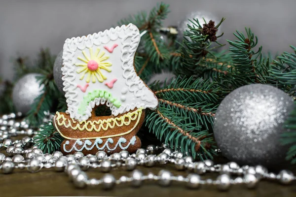 Lebkuchen-Schiff auf Weihnachtshintergrund — Stockfoto