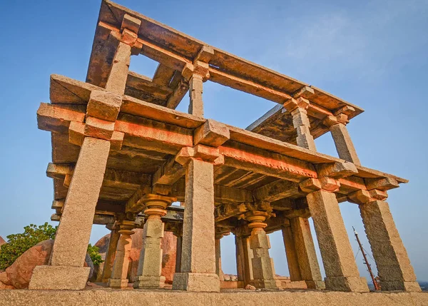 Gruppe von Denkmälern in Hampi, Jain-Tempel — Stockfoto