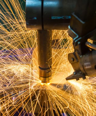 Punta kaynak makinesi otomotiv bölümü.