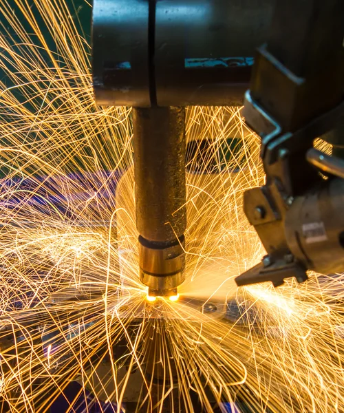 Punta kaynak makinesi otomotiv bölümü.