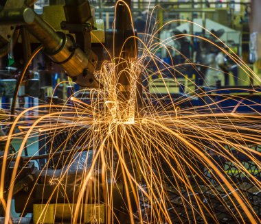 Punta kaynak makinesi otomotiv bölümü.