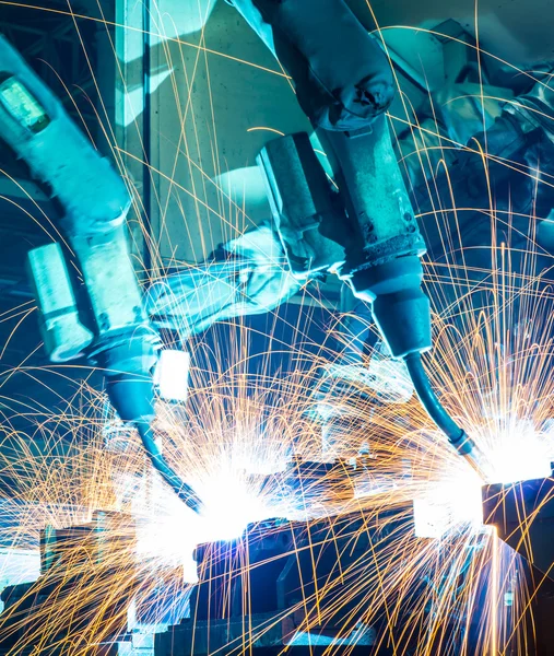 焊接机器人在汽车工业 — 图库照片