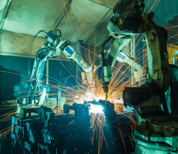 Svetsroboten i industriella automotive — Stockfoto