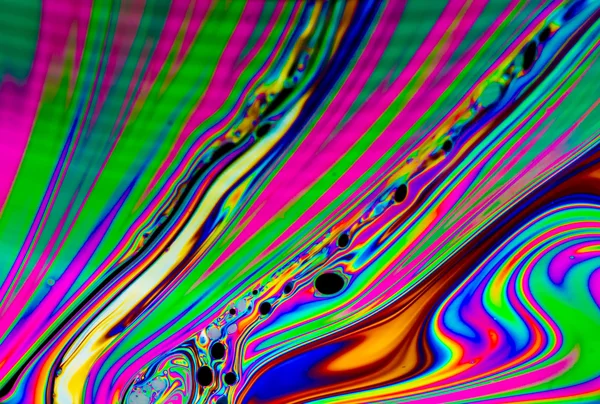 Cores do arco-íris criadas por sabão, bolha ou óleo — Fotografia de Stock