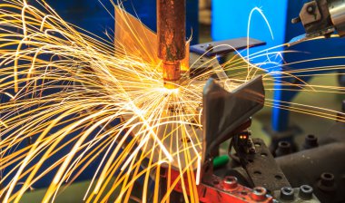 Punta kaynak makinesi otomotiv bölümü.