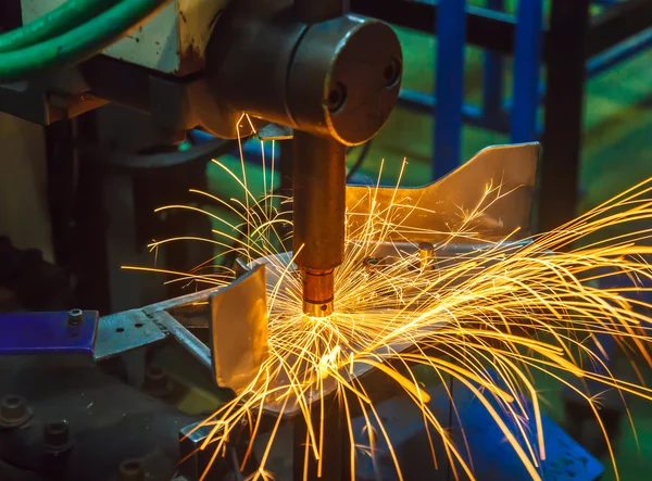 Punta kaynak makinesi otomotiv bölümü.