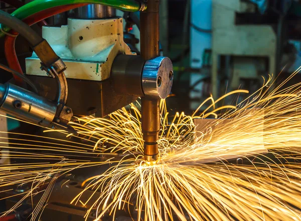 Punta kaynak makinesi otomotiv bölümü.