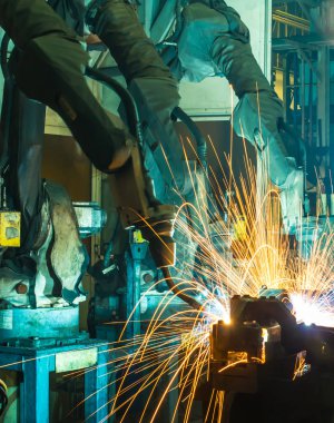 Otomotiv endüstriyel robot kaynak