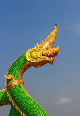 Kafa Dragon heykel. Tay tarzında