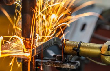 Bir araba fabrikasında Punta kaynak makine, otomotiv bölümü