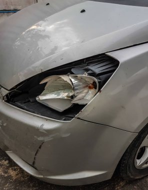 Kırık araba ışıkları neden kaza