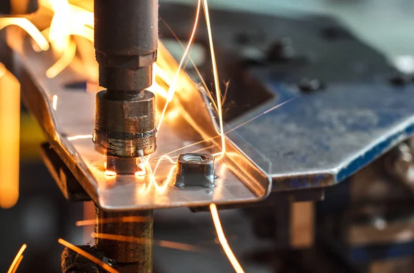 Bir araba fabrikasında Punta kaynak makine, otomotiv bölümü