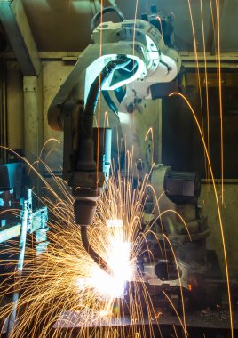 Kaynak bir araba fabrikasında robotlar Makinası imalatı, sanayi