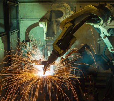 Kaynak bir araba fabrikasında robotlar Makinası imalatı, sanayi