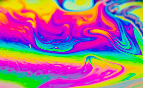 Colori arcobaleno creati da sapone, bolla o olio — Foto Stock