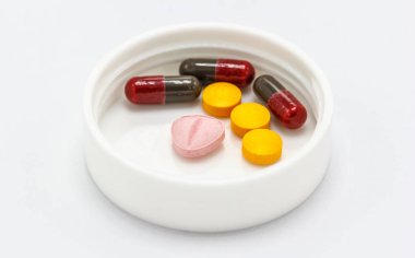 Farklı bir ilaç. tıbbi hastalıklar tedavi etmek için kullanılır.