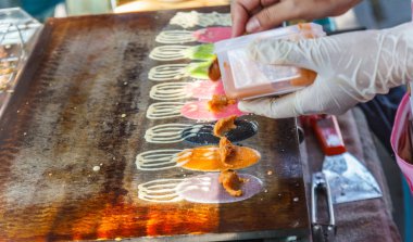 Tokyo tatlı, lezzetli Tay piyasada satışa.