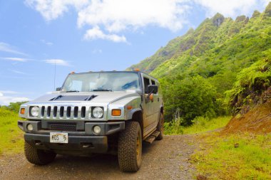 patikadan kaawa Vadisi oahu Hawaii güneşli bir günde yaz aylarında Hummer