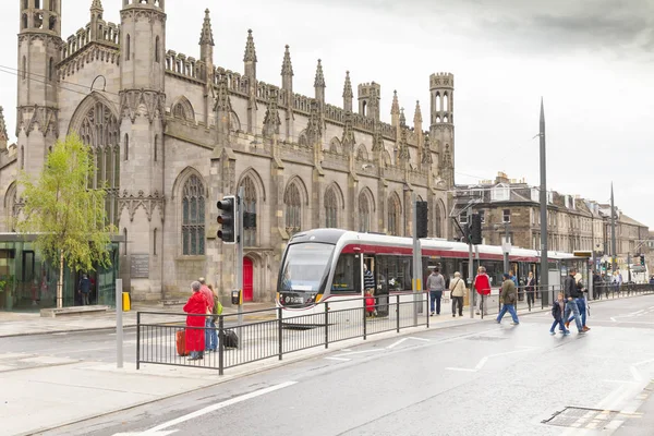 Church of scotland edinburgh with tram — Stock Photo, Image